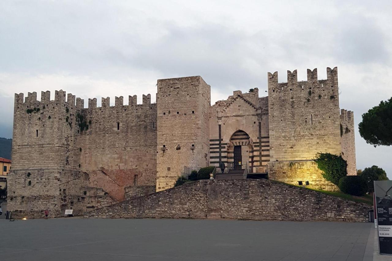 Taverna Abitazione A 15 Km Da Firenze Prato  Exterior foto
